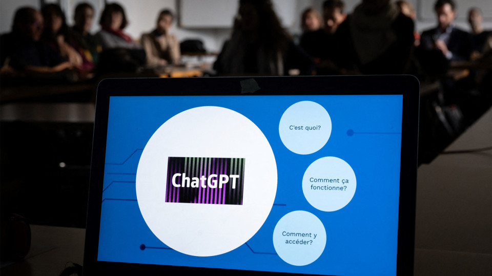 AI爭霸戰丨ChatGPT重大升級　可用插件檢索最新新聞及提取數據