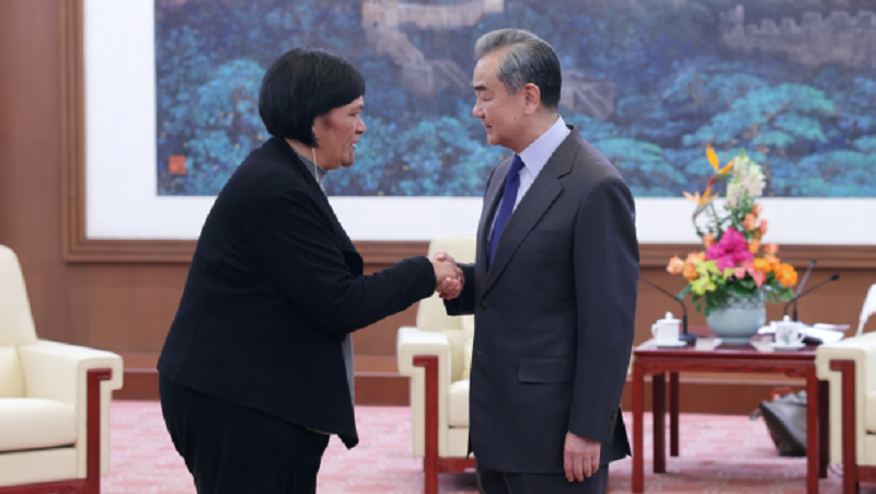 王毅秦剛晤新西蘭外長馬胡塔　稱讚賞新務實積極對華政策