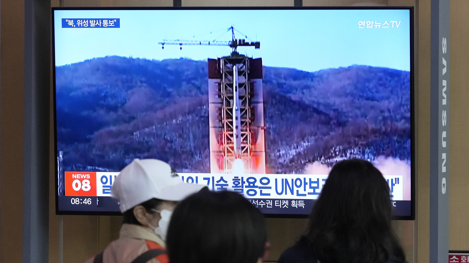 日韓強烈要求平壤取消發射衛星　日防相向自衛隊發出攔截令