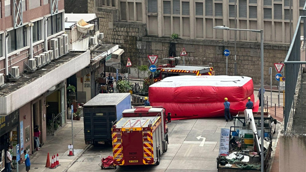 長沙灣青年自殘企跳　談判專家到場游說消防打開氣墊戒備