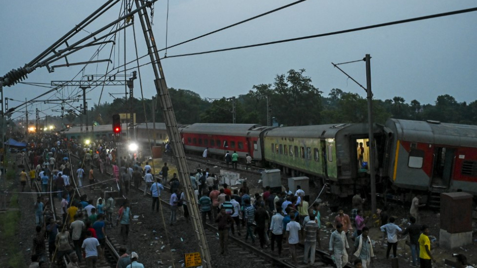 印度列車出軌事故搜救結束　習近平向印度總統總理致慰問電