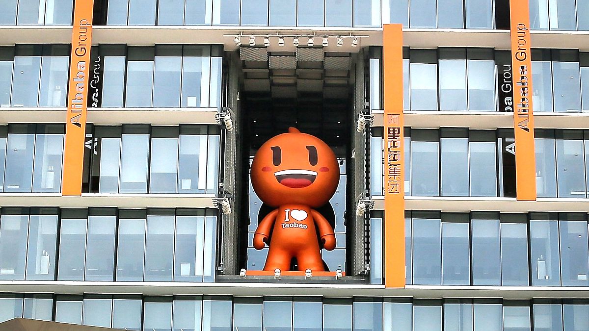 阿里上季少賺4%加大回購1950億預告今年大投入股價低開近5%