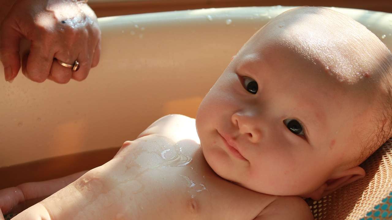 新手父母-如何為新生兒洗澡