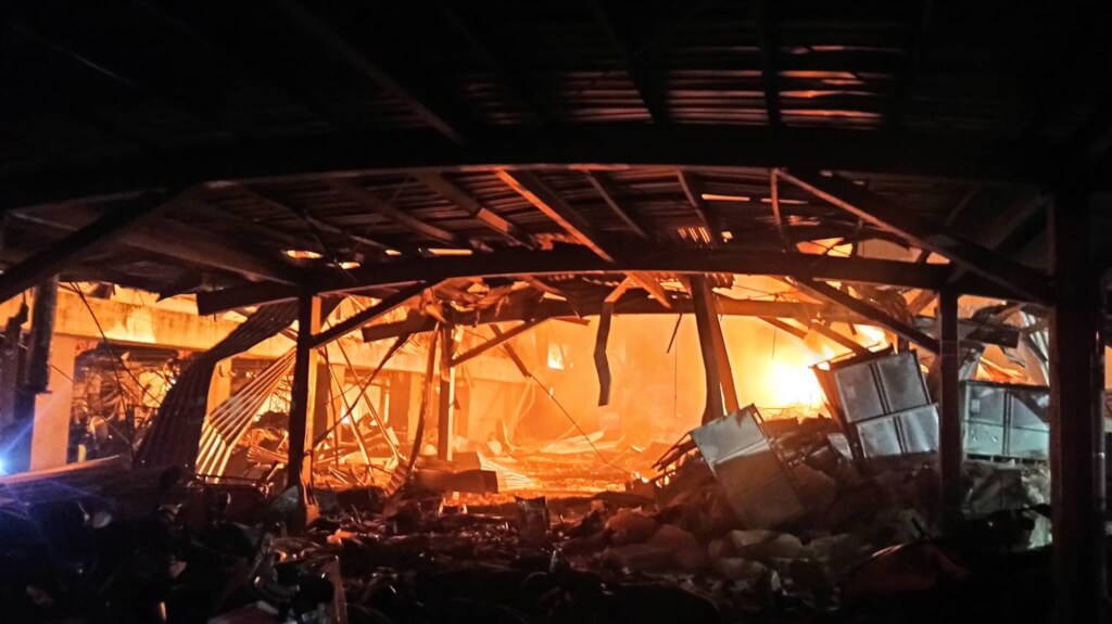 台灣屏東工廠大火爆炸-已致三死逾百人受傷