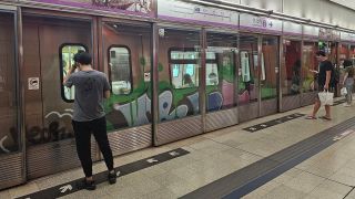 熱話-港鐵將軍澳線列車遭塗鴉-已報警處理