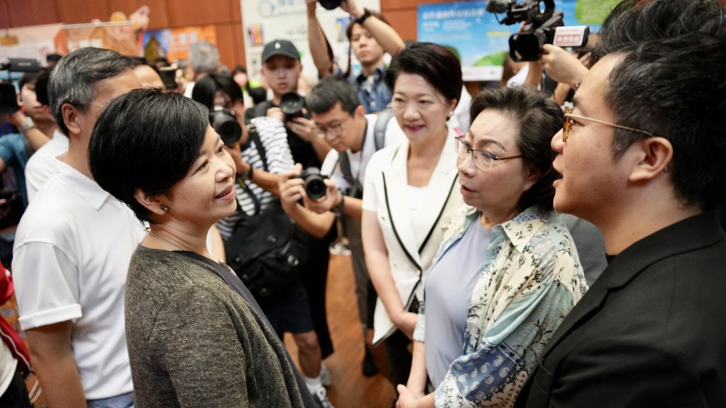 何永賢指至今提供7800個過渡房屋單位-個別項目已開始流轉