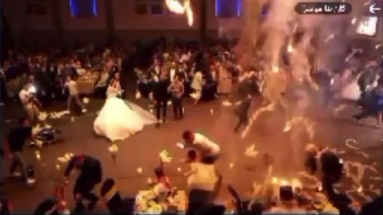 有片-伊拉克婚宴期間疑煙花引發大火-最少113人死150人傷