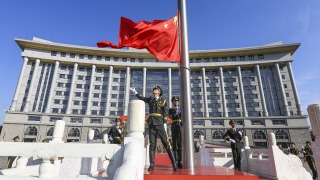 周文港-爬坡過坎-必能攻堅克難
