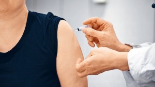 聯合科學委員會更新接種建議-健康成人首針可打XBB新冠疫苗