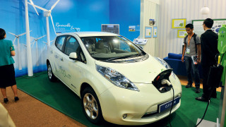 預算案-電動車首次登記稅寬減延長兩年-推太陽能發電建築先導計劃