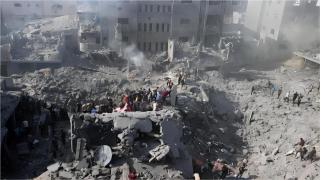 以巴衝突---以軍空襲加沙一難民營-至少13人死
