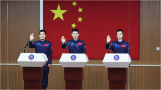 神十八-葉光富成中國航天史上最年輕指令長--文科生-航天員也要上太空