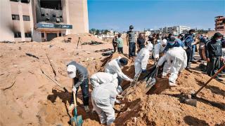 以巴衝突---加沙納賽爾醫院發現-亂葬崗-至少20人被活埋
