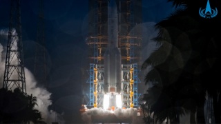 嫦娥六號成功實施近月制動--進入環月軌道飛行