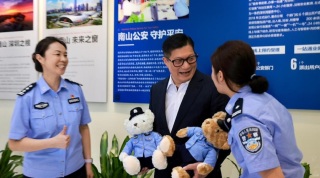鄧炳強先後到訪深圳及廣州-與當地官員會面加強交流