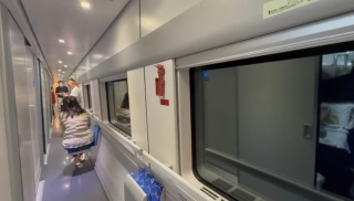 實測-有片---記者搭首班卧鋪列車赴上海-房間乾淨設備齊全