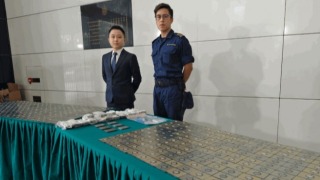 深圳灣私家車走私1200萬元中央處理器-51歲男司機被海關拘捕