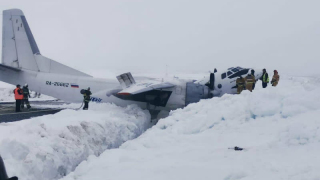 俄客機因惡劣天氣緊急迫降後機身斷兩截-機上41人僅3人受傷