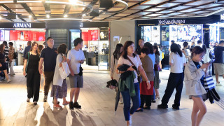 提高免稅額-邵家輝-中央大禮對香港零售業注入強心針