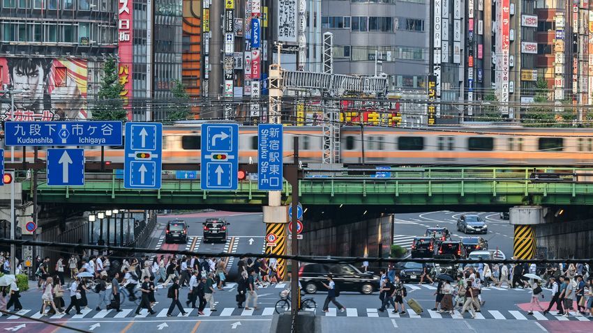 大行點睇-高盛-外資暫未對日股失去興趣-下調東證指數年終目標