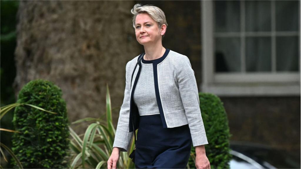 英國內政部審查反極端主義策略 擬將「極端厭女」列為恐怖主義
