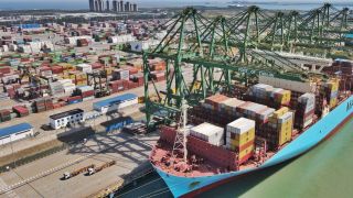 異動股-內地集運指數歐線期貨主力合約曾漲停-港航運股普漲