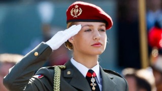 歐洲最美公主-入軍校受訓-引發西班牙女性從軍熱