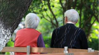 2025年內地退休人員基本養老金調整-上調2
