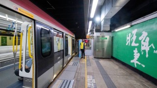 港鐵-旺角東站月台閘門安裝工程提前展開-東鐵線13個車站中8個已投入運作