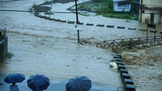 尼泊爾持續降雨已致129死62失蹤-當地政府宣布學校停課三天