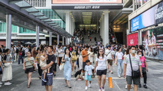 國慶黃金周---邵家輝-整體市面氣氛良好-內地旅客來港有助零售市道