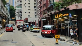 交通意外-的士北角剷上行人路-女途人走避不及捱撞送院