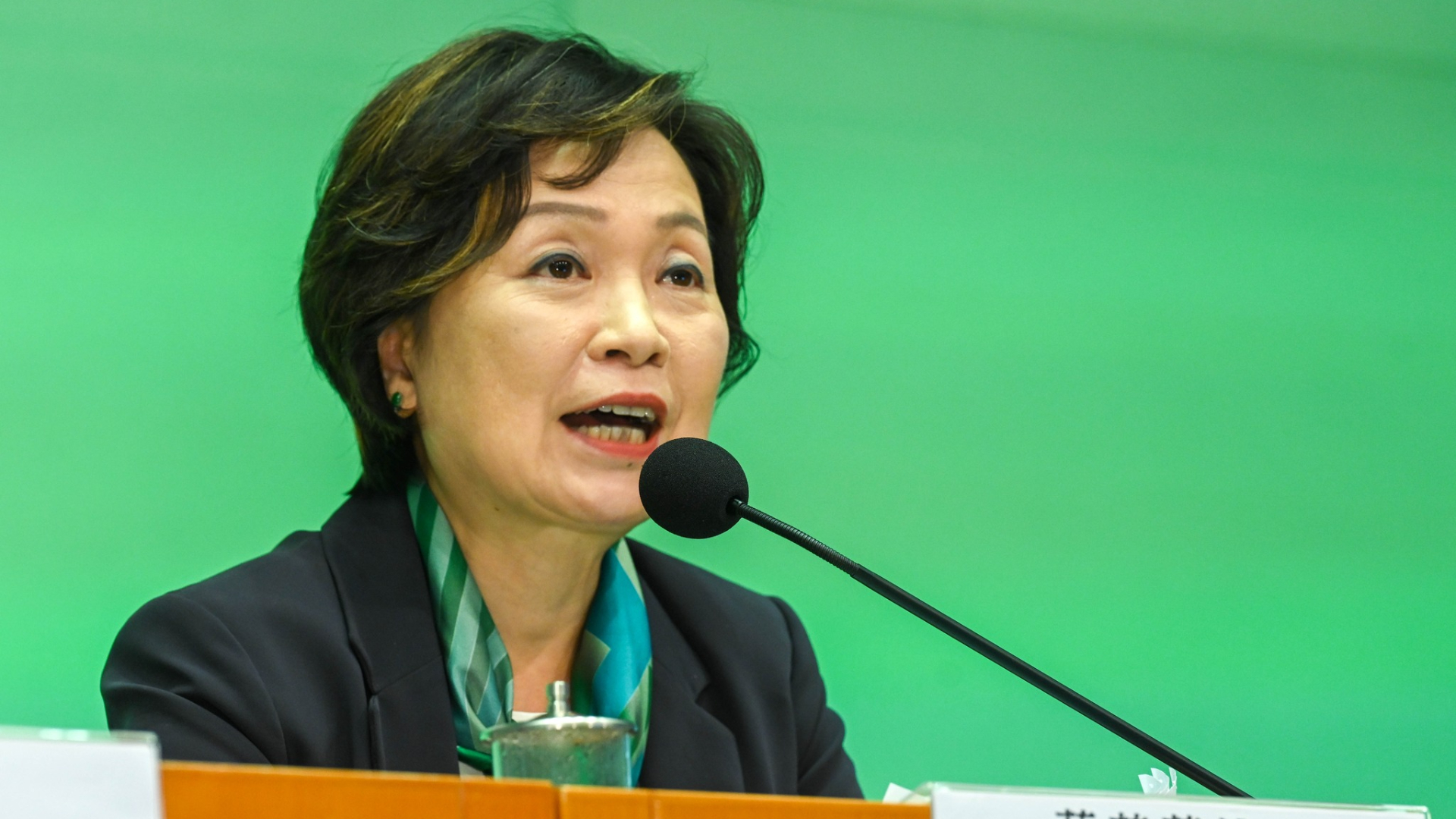 財政預算案｜蔡若蓮：取消2500元學生津貼省20億元　稱集中資源助有需要學生