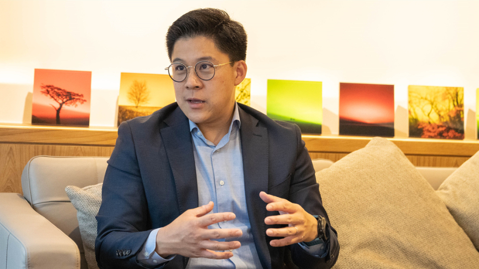全國兩會｜霍啟剛：工作報告能「穩大局」　為未來前進步伐提供清晰藍圖