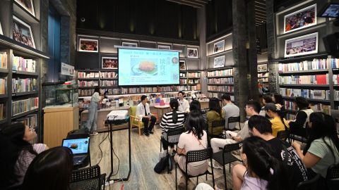 活動回顧--香港談食錄-講座-飲食作家徐成暢談走走吃吃感悟