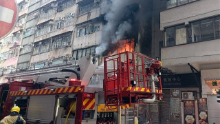 佐敦唐樓單位疑遭縱火-2女住客吸入濃煙不適送院