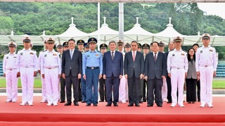 解放軍兩軍艦結束訪港返回廣東湛江-卓永興-增年輕人對國家現代化國防認識