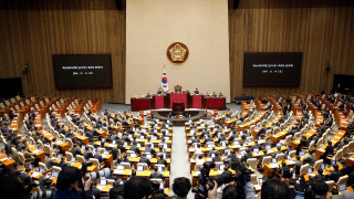 南韓戒嚴-執政黨議員倒戈國會通過彈劾案-尹錫悅即時停職