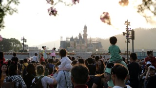 Opinion---Lessons-from-Disneyland-s-Turnaround-for-Hong-Kong-Tourism