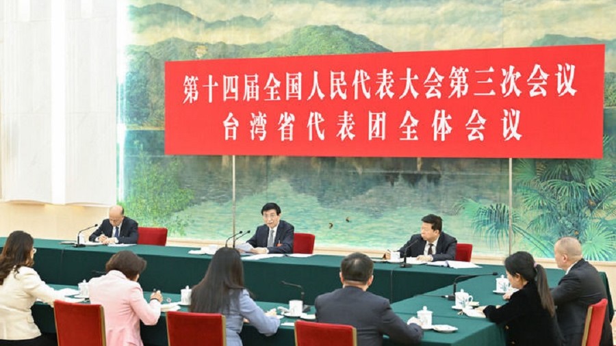 全國兩會｜王滬寧丁薛祥分別參加人大會議代表團審議