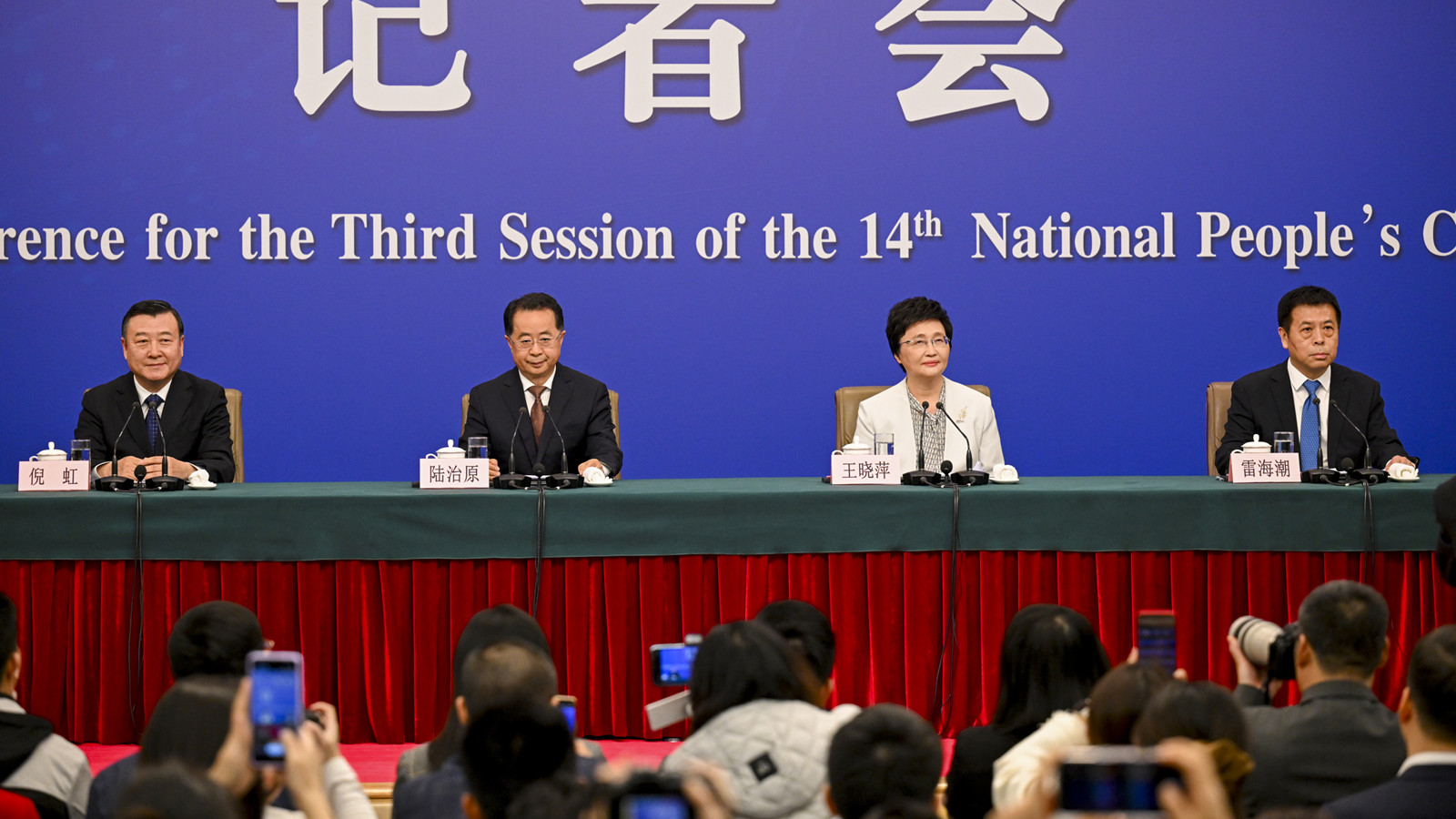 全國兩會︱王曉萍：就業形勢總體穩定　呈現向好態勢