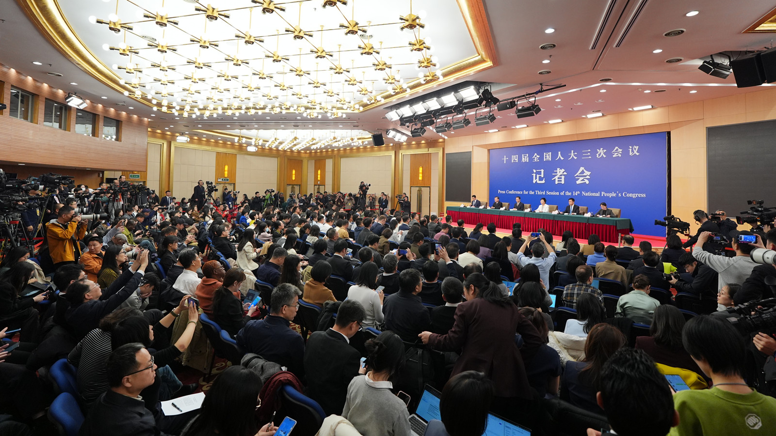 全國兩會｜倪虹：房地產保持止跌回穩積極勢頭　市場信心得到有效提振