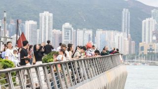 不斷更新丨天文台發黃色暴雨警告-猛烈陣風襲港短期內或受冰雹影響