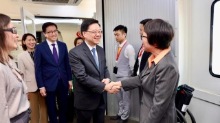 李家超抵達海南出席博鰲亞洲論壇-稱香港會把握每個機會多交友