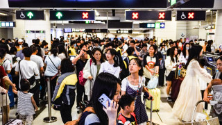 五一黃金周-不少內地客搭高鐵抵港-北京客期待遊維港食菠蘿包
