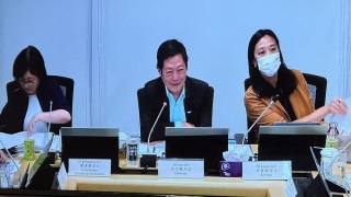 當局擬年內海濱設置輕食飲品攤檔-甯漢豪-試用期兩年