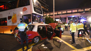 灣仔的士車禍整形名醫及女乘客不治-女司機認睇錯燈肇事囚2年