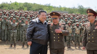 金正恩視察軍隊訓練-要求做好戰爭準備