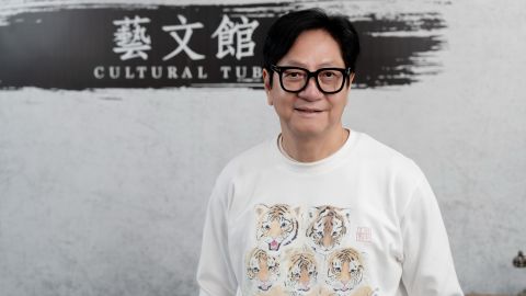 佬文青的世界-甚麼力量驅使-溫拿五虎-陳友以太太逃過一劫故事成為-娛樂圈夫人