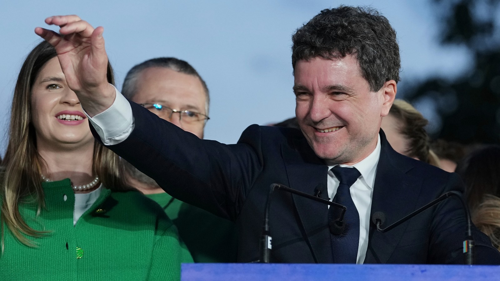 羅馬尼亞舉行總統大選第二輪投票親歐候選人達恩獲勝